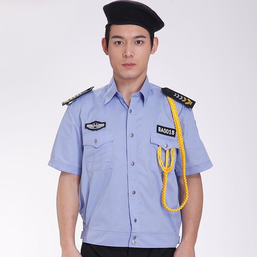 广州保安服装可以佩带肩章吗?